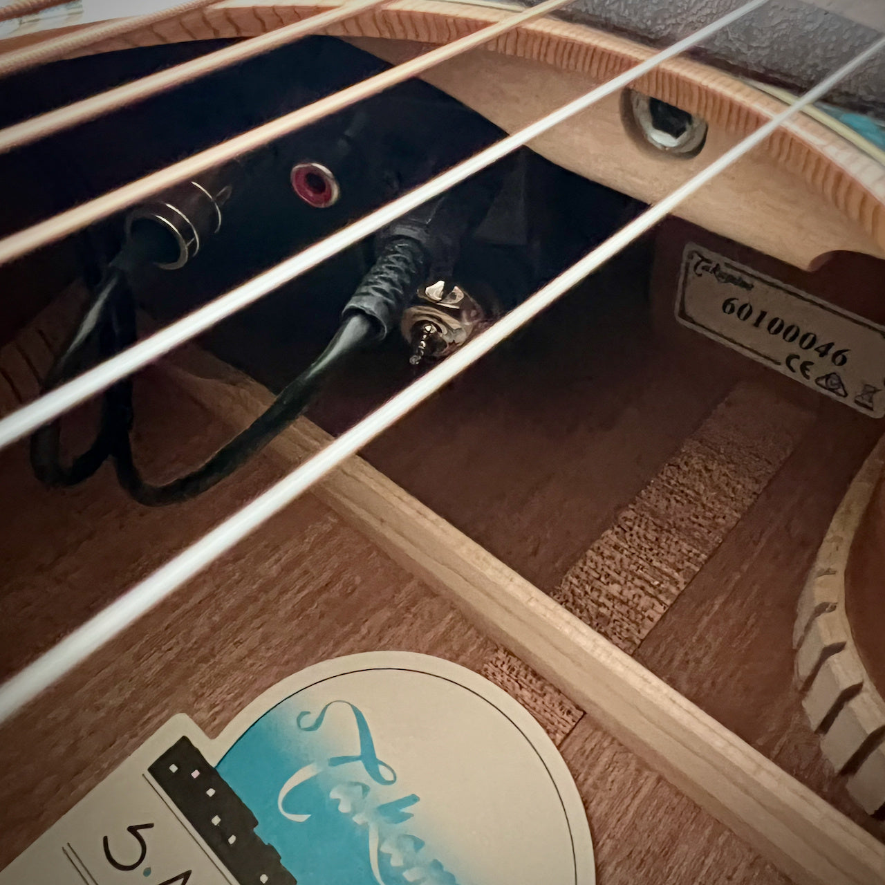 Takamine TSF40C Santa Fe Acoustic with Semi-Hard Case, Turquoise Inlay, Cool Tube Electronics (Made in Japan)