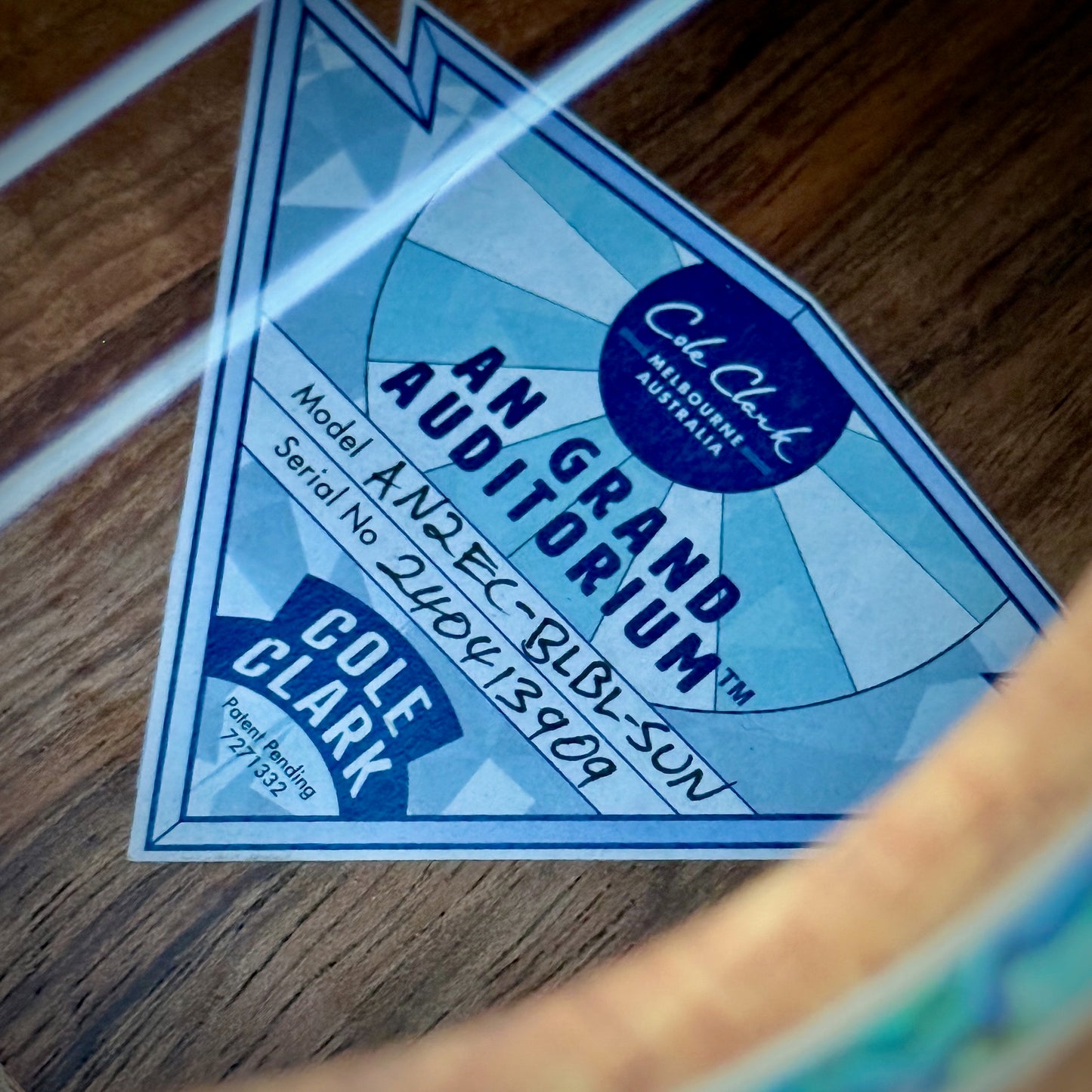 Cole Clark AN Grand Auditorium, Australian Blackwood Face back & sides, cutaway, Sunburst, white binding (CCAN2EC-BLBL-SUN)