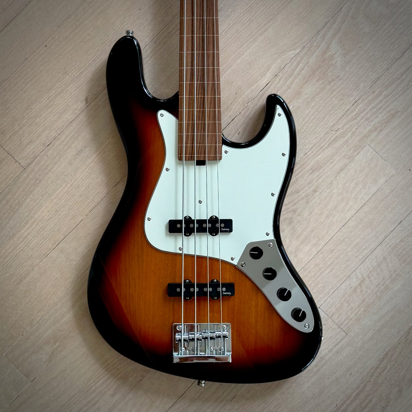 Sadowsky MetroExpress 21-Fret Vintage J/J Bass, Morado Fingerboard, Fretless With Lines, 4-String - Tobacco Sunburst Transparent High Polish (SMX21VJ4 69R OKU F2)