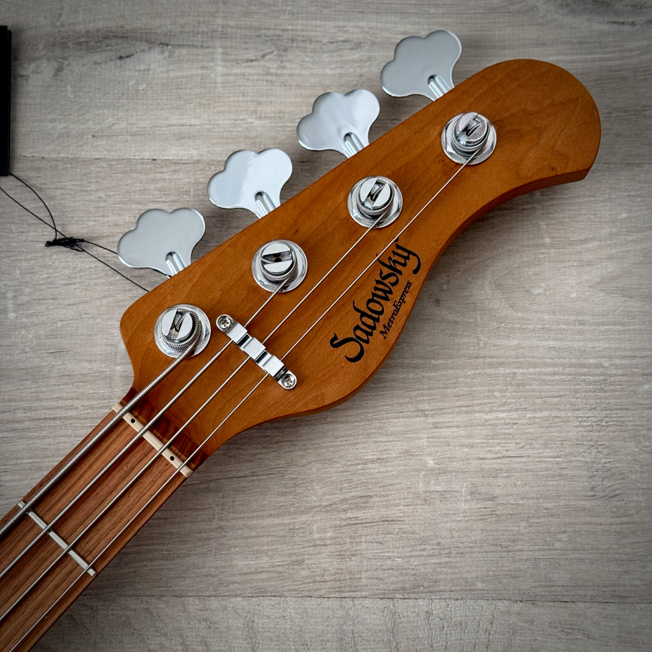 Sadowsky MetroExpress 21-Fret Hybrid P/J Bass, Morado Fingerboard, 4-String - Solid Champagne Metallic High Polish (SMX21HP4 J7R OKU FR)