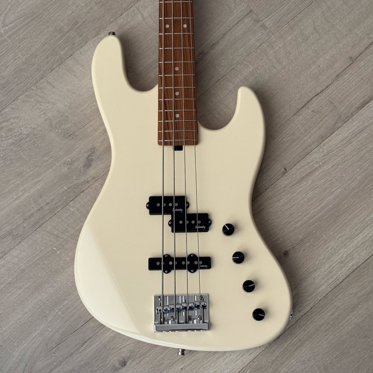 Sadowsky MetroExpress 21-Fret Verdine White Artist Line Bass, Morado Fingerboard, 4-String - Solid Olympic White High Polish (SMX21VW4 28R OKU FR)
