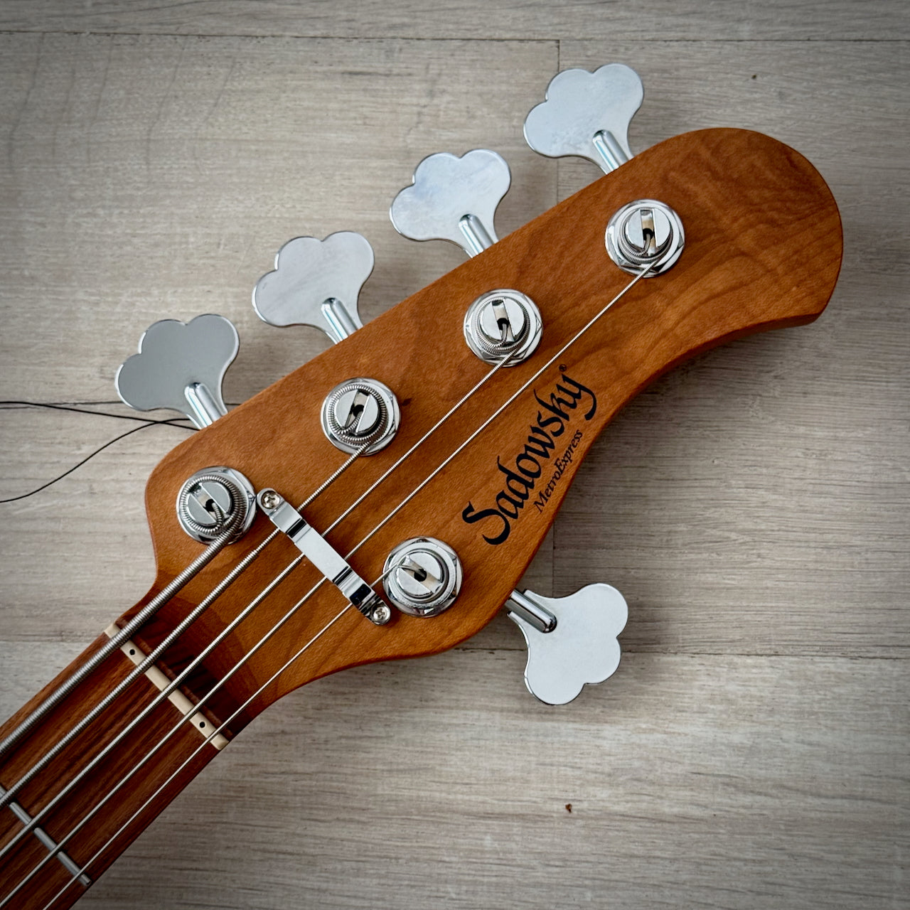 Sadowsky MetroExpress 21-Fret Hybrid P/J Bass, Morado Fingerboard, 5-String - Solid Ocean Blue Metallic High Polish (SMX21HP5 J2R OKU FR)