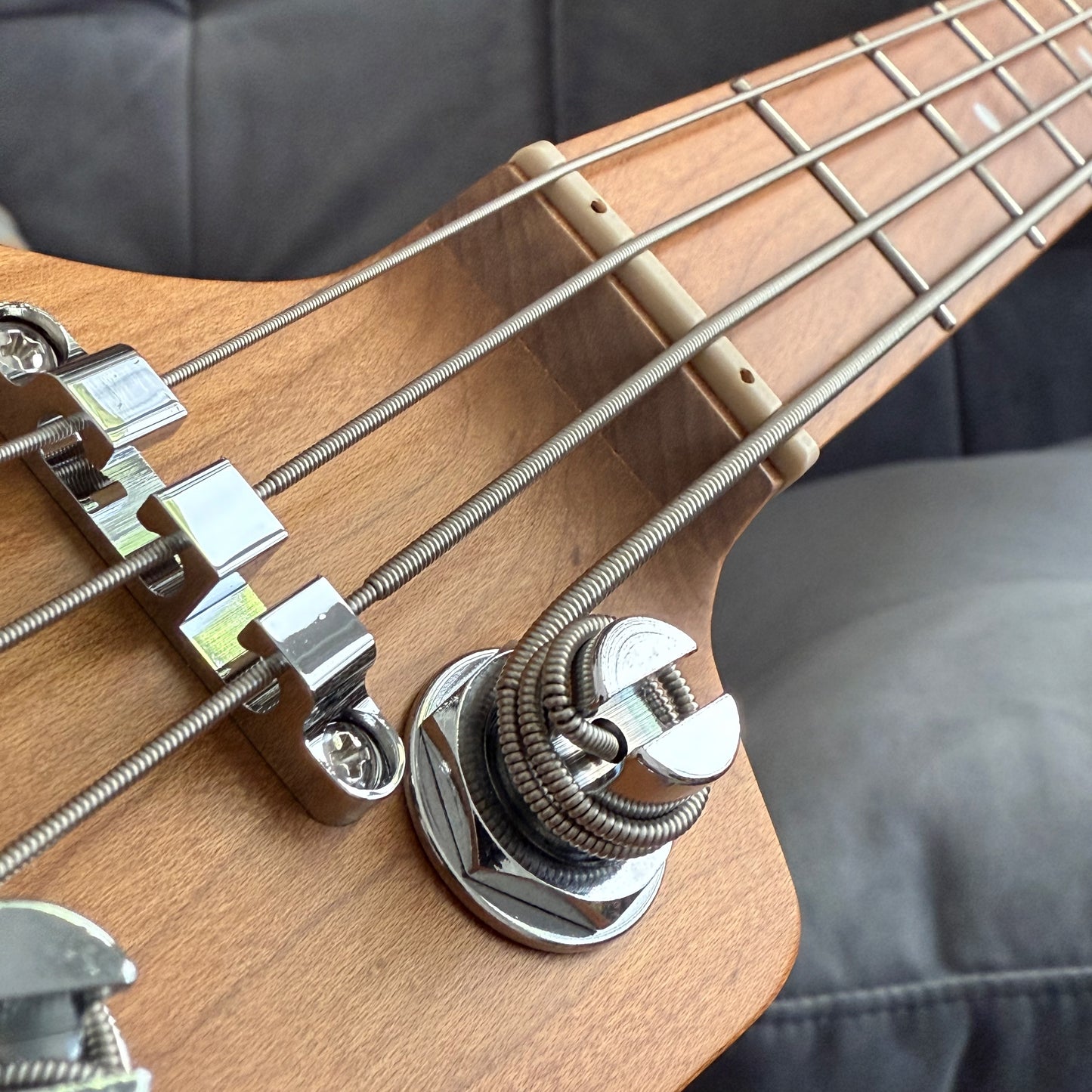 Sadowsky MetroExpress 24-Fret Modern Bass, Roasted Maple Fingerboard, 4-String - Solid Candy
Apple Orange Metallic High Polish