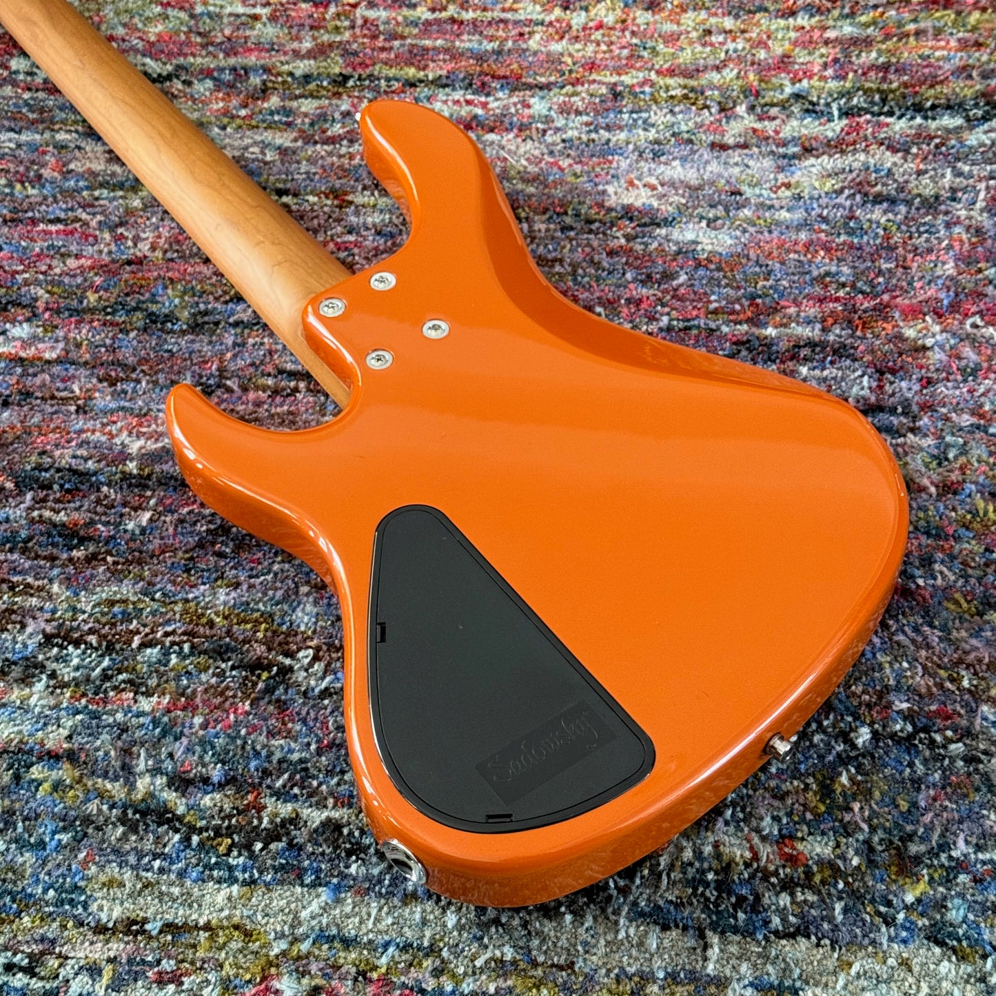 Sadowsky MetroExpress 24-Fret Modern Bass, Roasted Maple Fingerboard, 4-String - Solid Candy
Apple Orange Metallic High Polish