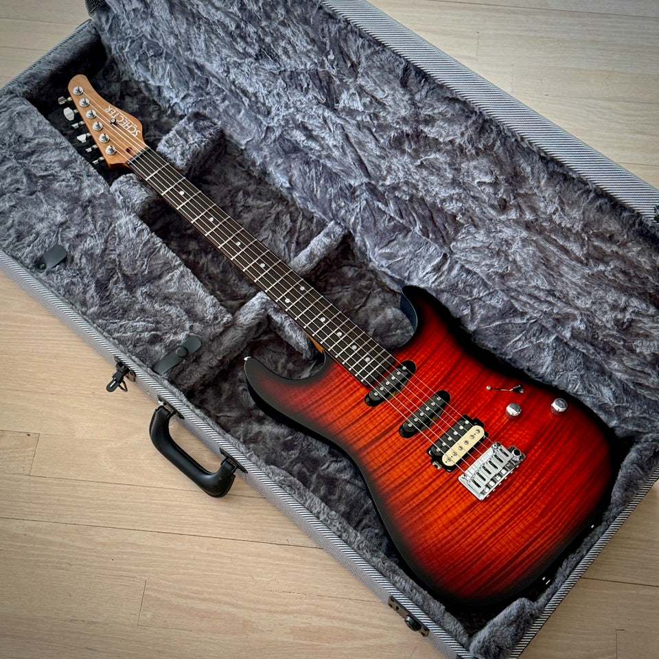 Schecter USA Sunset Custom-II HSS, Tiger Eye Satin with Tweed Hardshell Case