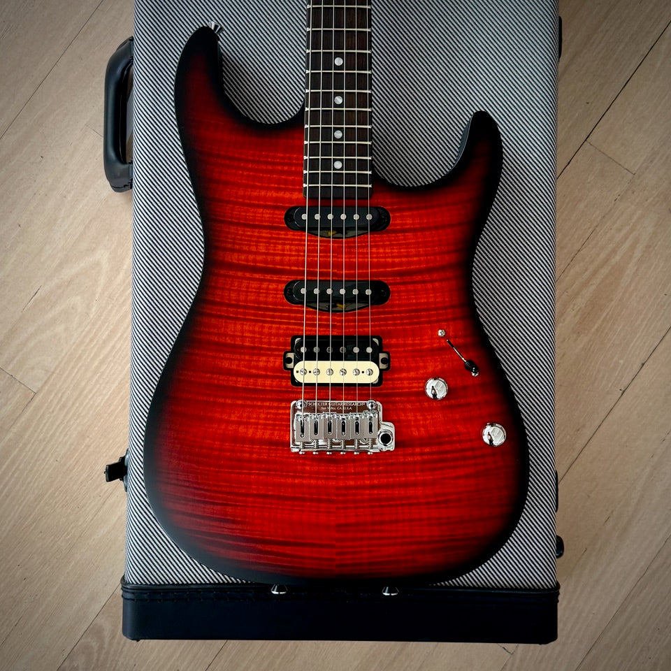 Schecter USA Sunset Custom-II HSS, Tiger Eye Satin with Tweed Hardshell Case