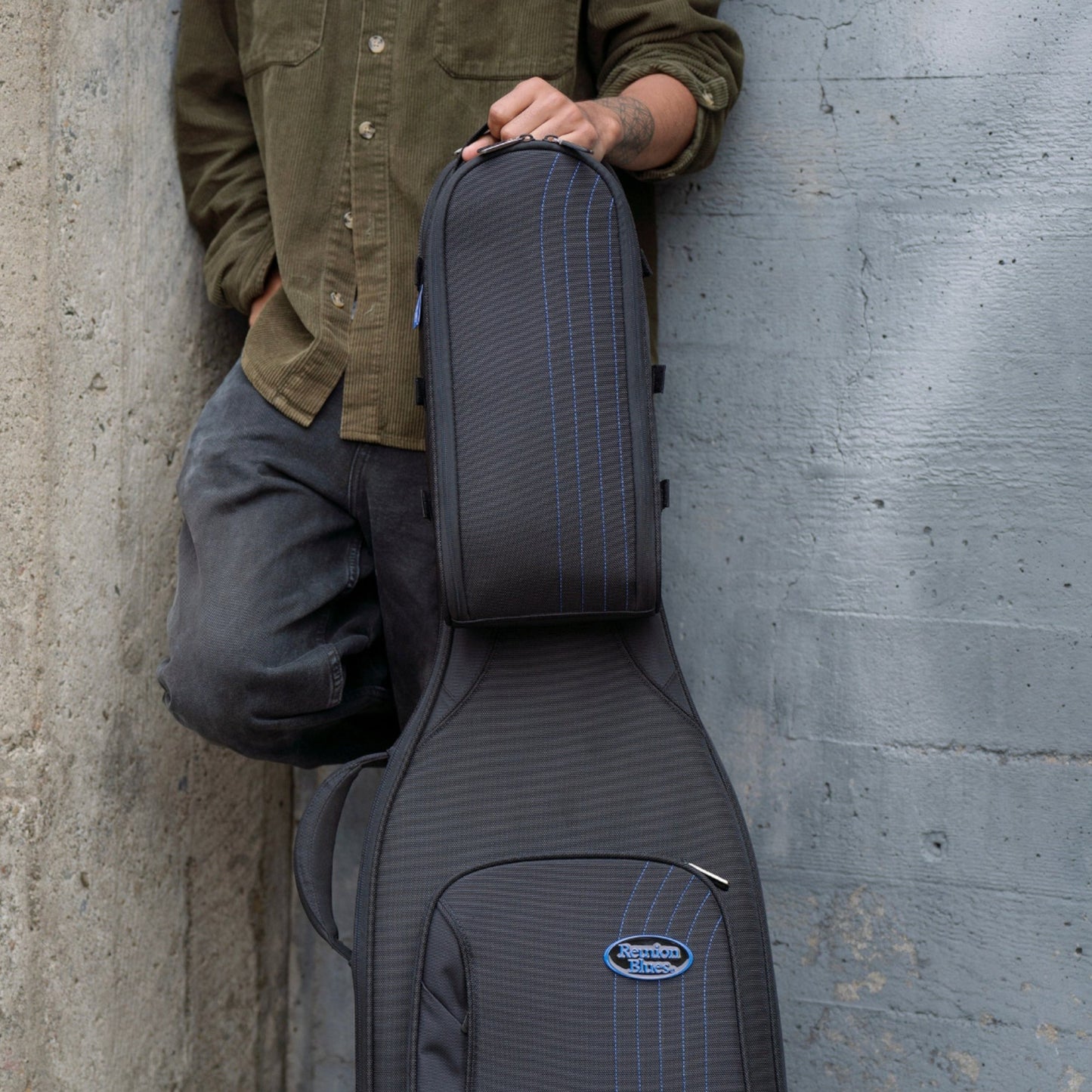 Reunion Blues Premium Hybrid Gig Bag Bundle Expedition Hybrid Electric Bass Guitar Case + Large Sidekick Add-On Bag (RBC23B4 + RBC23SKL)