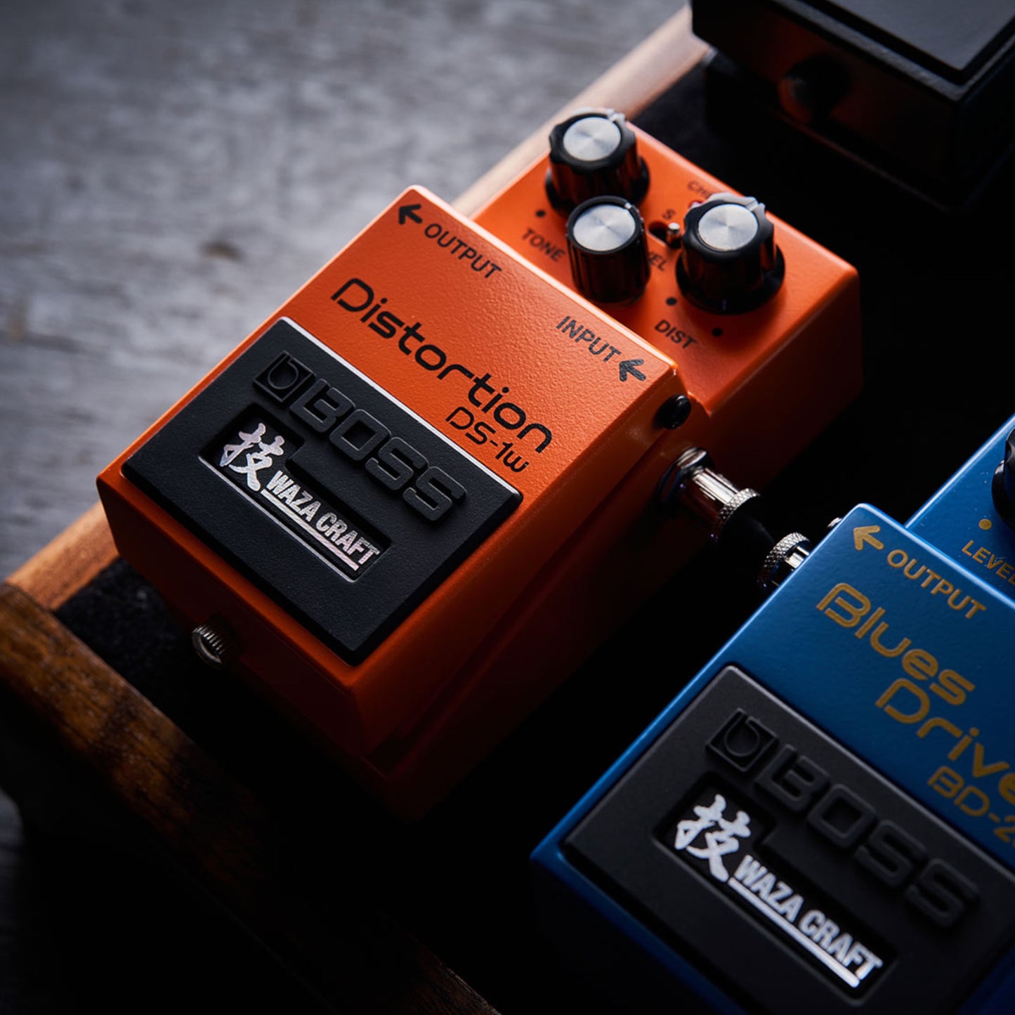 BOSS DS-1W Waza Craft Distortion + BIC-10A-OR 10ft Instrument Cable, Orange