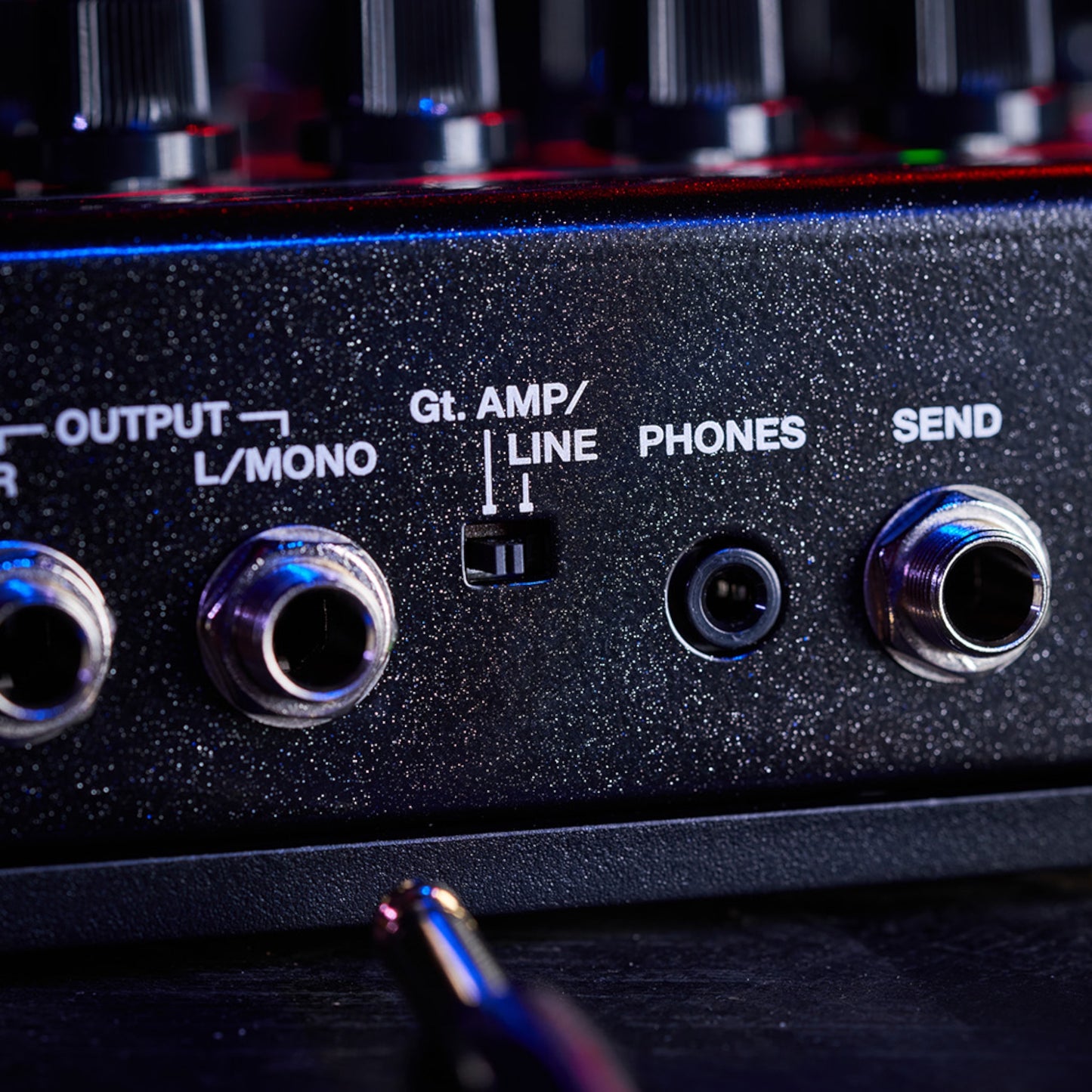 BOSS ME-90 Guitar Multi-Effects Processor + CB-BM-M Case Bundle