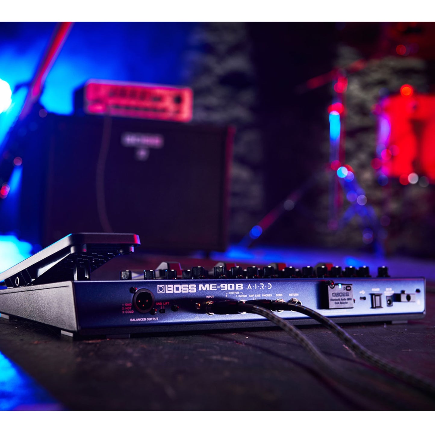 BOSS ME-90B Bass Multi-Effects Processor + CB-BM-M Case Bundle